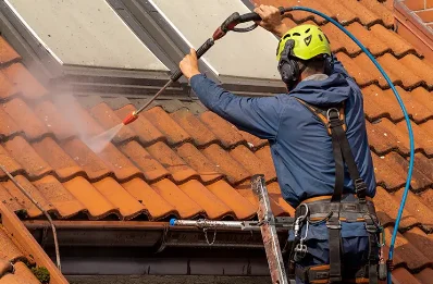 Démoussage et hydrofuge de toiture à Oô