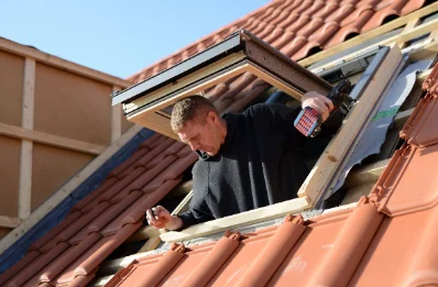 Pose de fenêtres de toit Velux à Oô